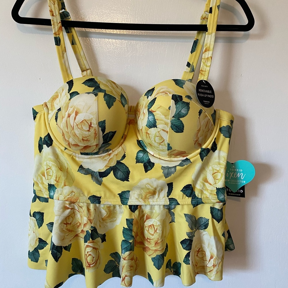 TORRID SIZE 00-YELLOW FLORAL UNDERWIRE PEPLUM TOP